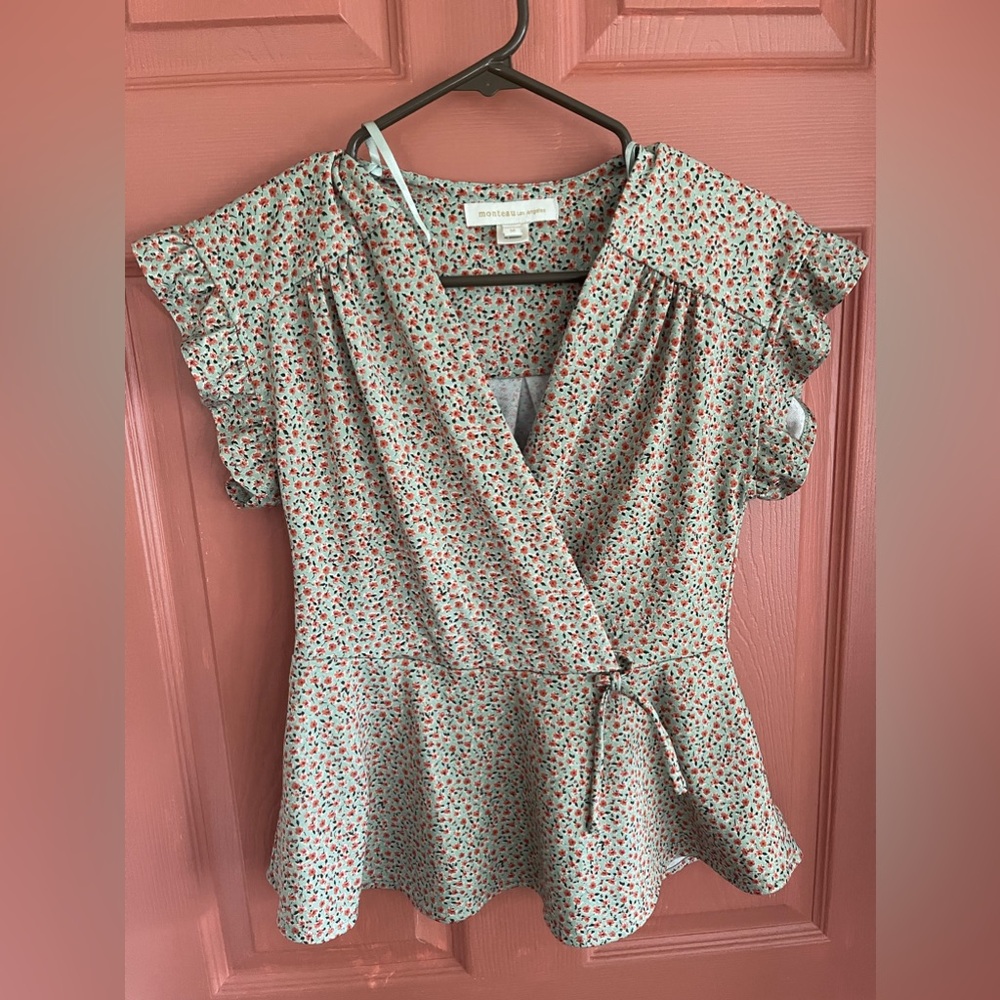Floral stretchy blouse